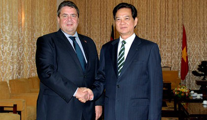 Thủ tướng Nguyễn Tấn Dũng và Phó Thủ tướng, Bộ trưởng Bộ Kinh tế và Năng lượng CHLB Đức Sigmar Gabriel. Ảnh: VGP/Nhật Bắc