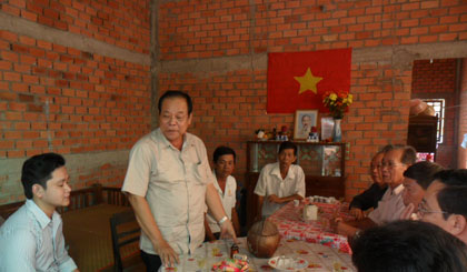Ông NguyễnVăn Lưỡng, nguyên Thiếu tướng Tư lệnh QK9 đang phát biểu chúc mừng