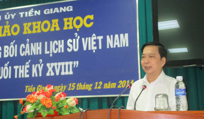 Ông Trần Thế Ngọc Ủy viên Ban chấp hành Trung ương Đảng, Bí thư Tỉnh ủy phát biểu tại buổi hội thảo.