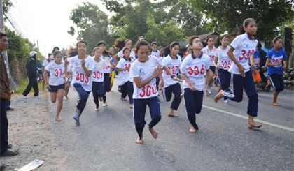 Các VĐV tham gia Giải Việt dã Báo Ấp Bắc lần thứ 31 - năm 2014. 									       Ảnh: Như Lam 