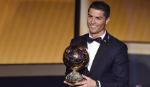 Ronaldo lần thứ hai liên tiếp nhận Quả bóng Vàng FIFA