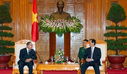  Thủ tướng Nguyễn Tấn Dũng tiếp Đại tướng Prawit Wongsuwon, Phó Thủ tướng kiêm Bộ trưởng Quốc phòng Thái Lan. Ảnh: VGP/Nhật Bắc