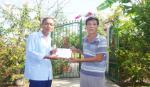 Gia đình cháu Thanh Thảo được giúp 1 triệu đồng