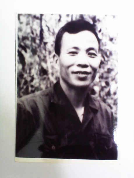 Quyền Tư lệnh Sư đoàn bộ binh 8 Nguyễn Hữu Vị.