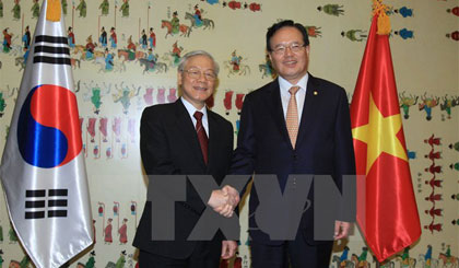 Tổng Bí thư Nguyễn Phú Trọng gặp Chủ tịch Quốc hội Hàn Quốc Chung Ui-hwa trong chuyến thăm cấp nhà nước tới Hàn Quốc. Ảnh: Trí Dũng/TTXVN