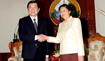 Chủ tịch nước Trương Tấn Sang hội kiến với Chủ tịch Quốc hội Lào Pany Dathotu. Ảnh: vov.vn