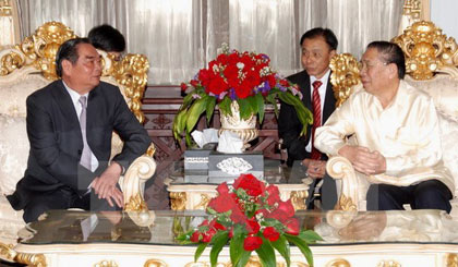 Tổng Bí thư, Chủ tịch nước Lào Chummaly Sayasone tiếp Thường trực Ban Bí thư Lê Hồng Anh. Ảnh: Phạm Kiên/TTXVN
