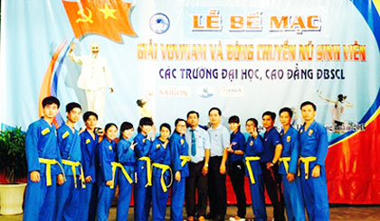 Đoàn thể thao Trường ĐH Tiền Giang.