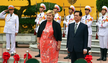 Thủ tướng Nguyễn Tấn Dũng và Thủ tướng Na Uy Erna Solberg. Ảnh: VGP/Nhật Bắc