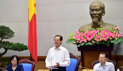 Thủ tướng Nguyễn Tấn Dũng chủ trì hội nghị trực tuyến toàn quốc sơ kết, đánh giá 6 năm thực hiện Nghị quyết 30a của Chính phủ về chương trình hỗ trợ giảm nghèo nhanh và bền vững đối với 64 huyện nghèo nhất, khó khăn nhất của cả nước. Ảnh VGP