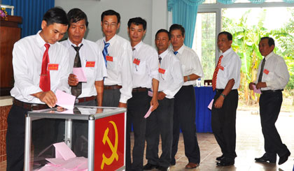 Đại hội  đại biểu  Đảng bộ  huyện  Tân Phước nhiệm kỳ 2010 - 2015.                                                                                   Ảnh: NC