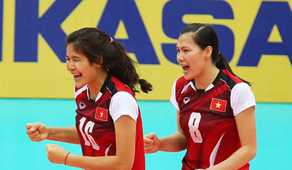 Đội bóng chuyền nữ Việt Nam đã tạm thời vươn lên dẫn đầu bảng đấu của giai đoạn hai sau chiến thắng 3-2 trước Iran.