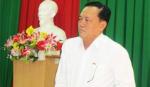 Phó Chủ tịch UBND tỉnh Lê Văn Nghĩa tiếp xúc với ông Trần Văn Luận