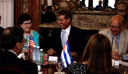 Đoàn nghị sỹ Cộng hòa Mỹ thăm Cuba. Ảnh: AP