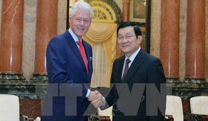 Chủ tịch nước Trương Tấn Sang tiếp Cựu Tổng thống Hoa Kỳ Bill Clinton, đang ở thăm và làm việc tại Việt Nam. Ảnh: Nguyễn Khang/TTXVN