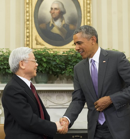 Tổng thống Barack Obama tiếp Tổng Bí thư Nguyễn Phú Trọng tại Phòng Bầu dục trong Nhà Trắng - Ảnh: AFP