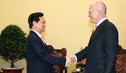 Thủ tướng Nguyễn Tấn Dũng tiếp ông Franz Jessen, Đại sứ, Trưởng phái đoàn EU tại Việt Nam nhân dịp Đại sứ kết thúc nhiệm kỳ công tác. Ảnh: VGP/Nhật Bắc