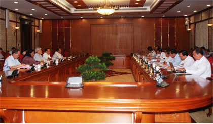 Tổng Bí thư Nguyễn Phú Trọng, các Ủy viên Bộ Chính trị và lãnh đạo các bộ, ngành Trung ương làm việc với Ban Thường vụ Tỉnh ủy Tiền Giang.