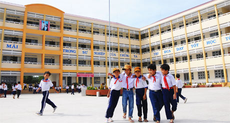 Trường tiểu học chuẩn Quốc gia của xã nông thôn mới Tân Hội Đông.