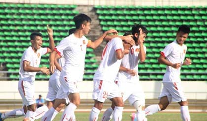 Các cầu thủ U19 Việt Nam ăn mừng bàn thắng (Ảnh: Tri Thức)
