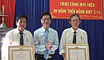 Huyện ủy Cái Bè: Trao tặng Huy hiệu 30 năm tuổi Đảng