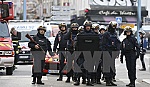 Cảnh sát Pháp kết thúc chiến dịch bố ráp ở ngoại ô thủ đô Paris