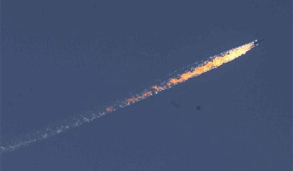 Chiếc máy bay bị bắn hạ tại biên giới Thổ Nhĩ Kỳ-Syria. Nguồn: Twitter