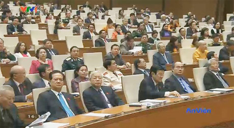 Các đại biểu Quốc hội tại phiên bế mạc kỳ họp thứ 10.