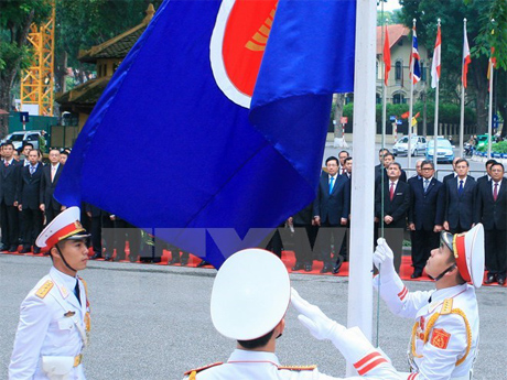 Lễ thượng cờ ASEAN tại Hà Nội. Ảnh: Thống Nhất/TTXVN