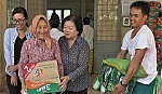 Bà Trương Mỹ Hoa vận động tặng 600 phần quà tết