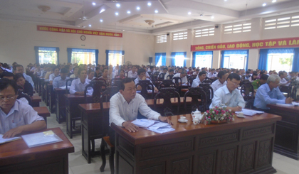  Quang cảnh triển khai công tác bầu cử tại Hội trường UBND huyện