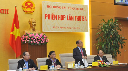NA Chairman and NEC Chairman Nguyen Sinh Hung speaks at the meeting. (Credit: quochoi.vn)