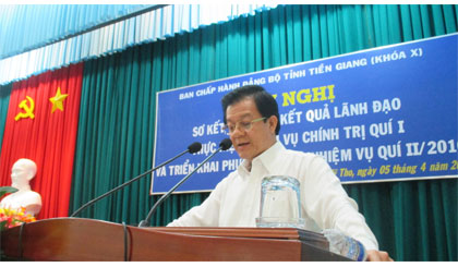 Ông Lê Hồng Quang, Ủy viên BCH Trung ương Đảng, Phó Bí thư Thường trực Tỉnh ủy phát biểu kết luận hội nghị.