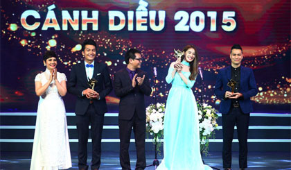 Giải diễn viên nữ chính xuất sắc nhất hạng mục phim truyện truyền hình được trao cho Nhã Phương vai Linh phim “Tuổi thanh xuân”.