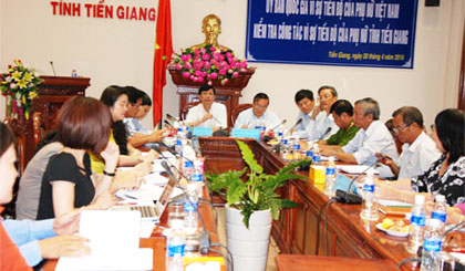 Đoàn cán bộ Ủy ban quốc gia Vì sự tiến bộ của phụ nữ Việt Nam làm việc với Ban Vì sự tiến bộ của phụ nữ tỉnh.