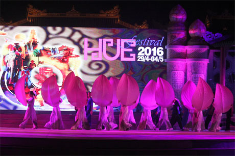 Sen - Quốc hoa Việt tỏa sáng trên sân khấu 