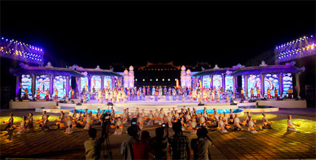 Toàn cảnh sân khấu đêm tổng duyệt chương trình nghệ thuật khai mạc Festival Huế 2016