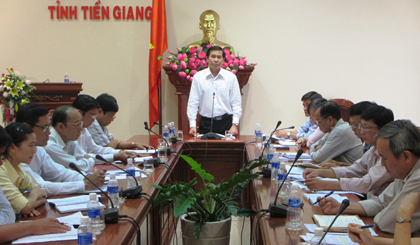 Ông Lê Văn Hưởng, Chủ tịch UBND tỉnh kết luận buổi tiếp xúc, đối thoại 2 trường hợp khiếu nại của bà Bạch và bà Nhân.