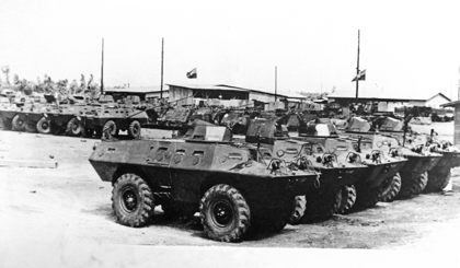  Quân giải phóng chiếm bãi xe tăng M.113 tại căn cứ Đồng Tâm.