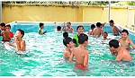 Huyện Cai Lậy: Bàn giao hồ bơi di động cho thiếu nhi