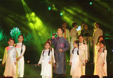 Hình ảnh tại đêm nhạc Trịnh Công Sơn.