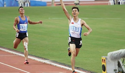 Dương Văn Thái giành HCV nội dung 1500m nam ở giải Đài Loan mở rộng. Ảnh: Trọng Phú