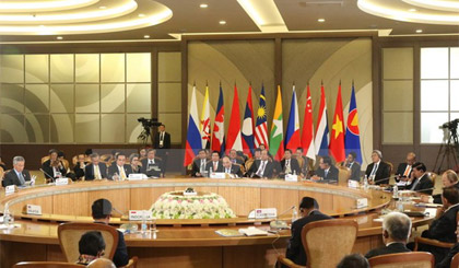 Thủ tướng Nguyễn Xuân Phúc dẫn đầu đoàn Việt Nam tham dự hội nghị. Ảnh: Thống Nhất/TTXVN