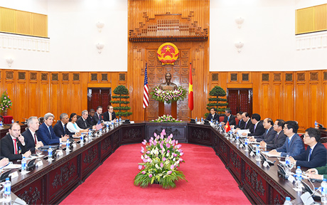 Thủ tướng Nguyễn Xuân Phúc hội kiến Tổng thống Barack Obama. Ảnh: VGP/Quang Hiếu
