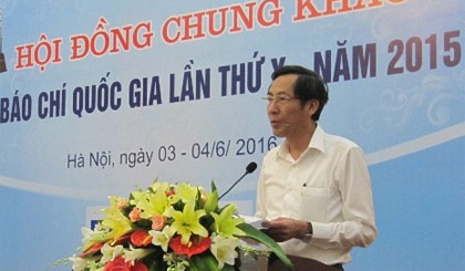 Nhà báo Thuận Hữu, Chủ tịch Hội Nhà báo Việt Nam phát biểu tại buổi làm việc của Hội đồng chung khảo-Ảnh: VGP/Nhật Thy