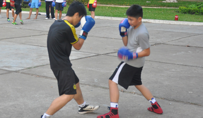 Các vận động viên của đội tuyển Boxing Tiền Giang khẩn trương luyện tập.