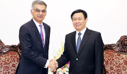 Phó Thủ tướng Vương Đình Huệ tiếp ông Nirukt Sapru, Tổng Giám đốc Ngân hàng Standard Chartered Việt Nam kiêm Tổng Giám đốc phụ trách Nhóm năm nước ASEAN và Nam Á.