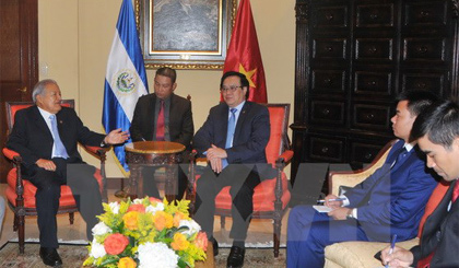 Trưởng Ban Đối ngoại Trung ương Hoàng Bình Quân hội kiến Tổng thống El Salvador Sánchez Cerén. Ảnh: Việt Hùng/TTXVN