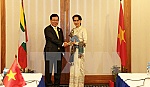 Phó Thủ tướng Phạm Bình Minh hội kiến với bà Aung San Suu Kyi