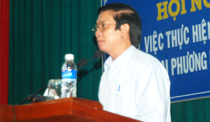 Bí thư Tỉnh ủy Nguyễn Văn Danh phát biểu tại hội nghị.